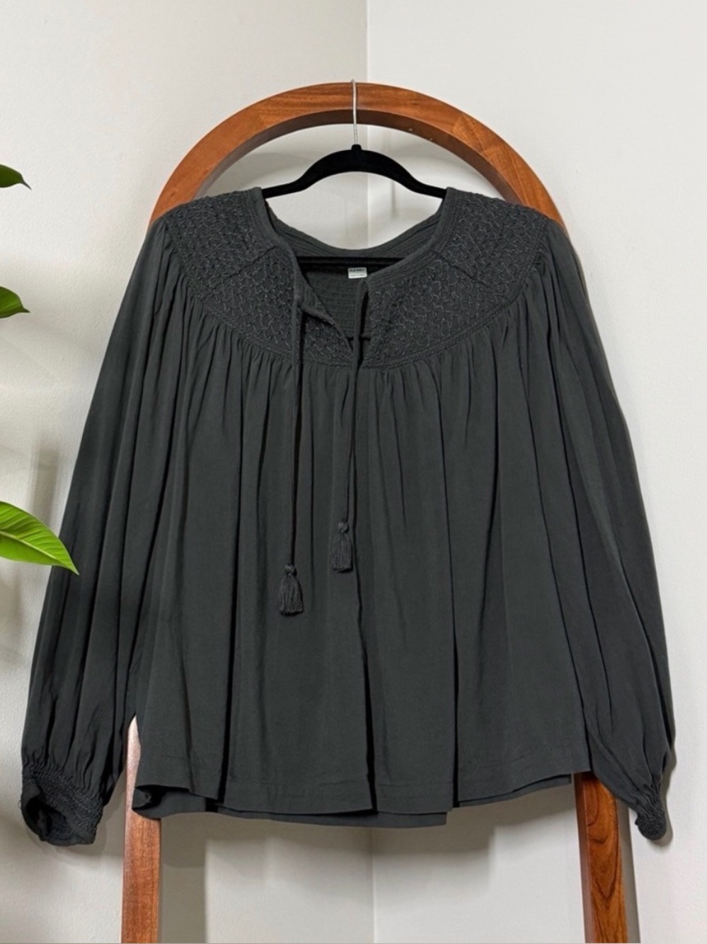 Old Navy XXL Gray Circular Smocked Long Sleeve Blouse Top